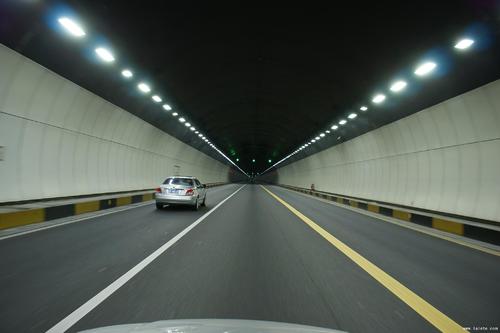 隧道燈